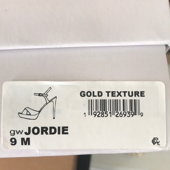 New in box Guess heels - Picture 7 of 8